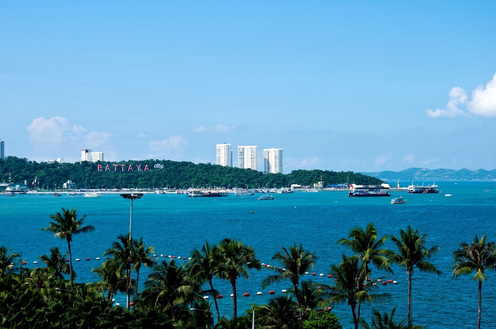 Flipper Lodge Hotel Pattaya 38/48