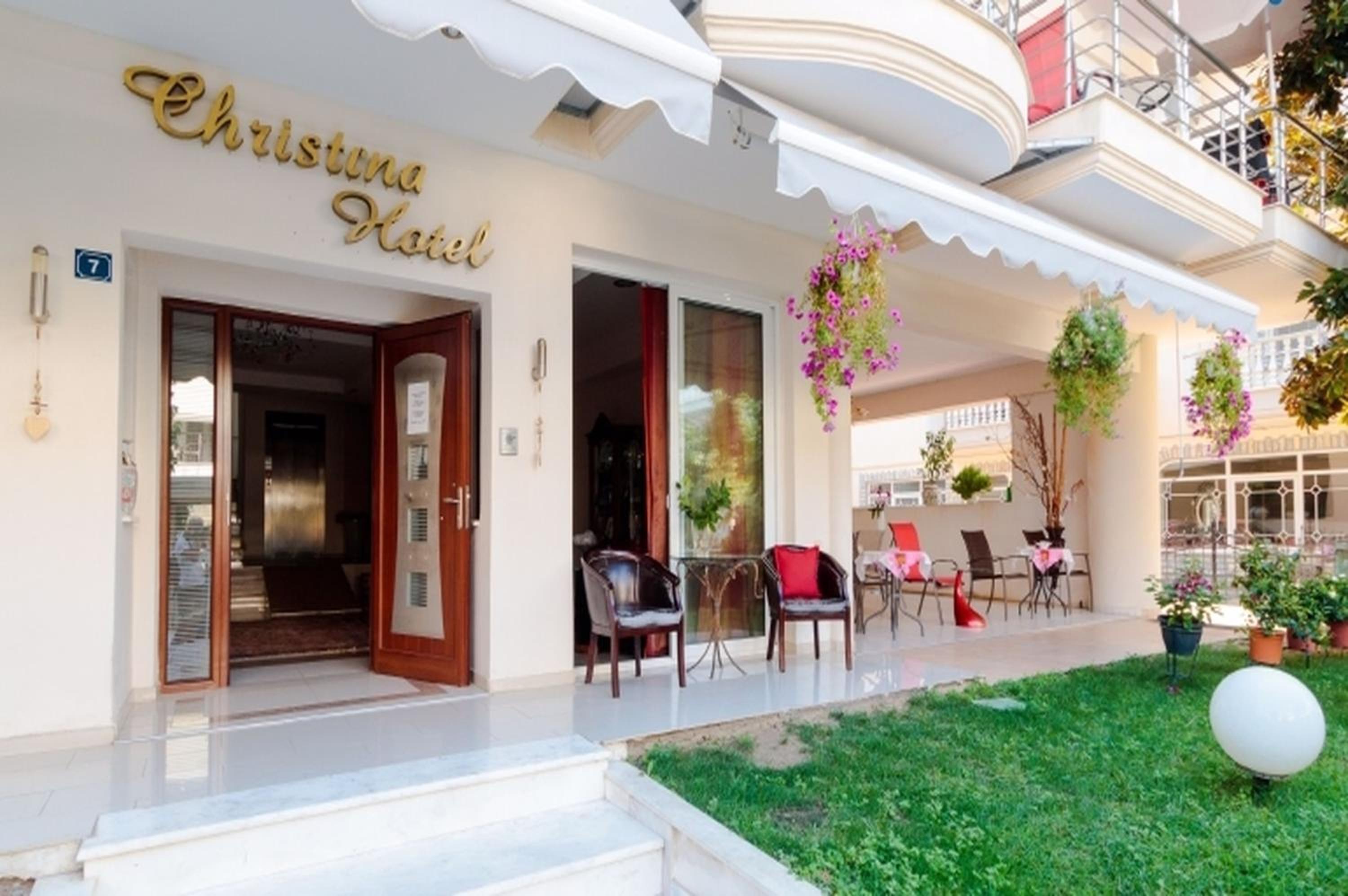 Christina Hotel 4/50