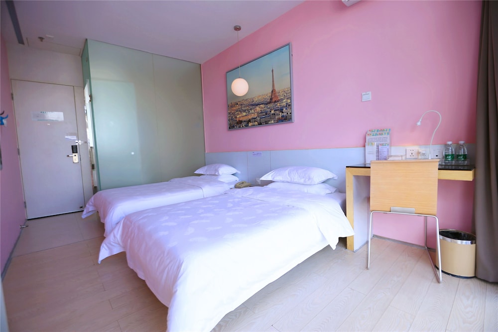 Colour Inn Shenzhen Dongmen Branch 17/66
