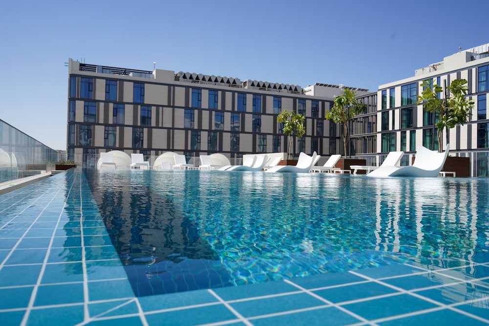 Staybridge Suites Dubai Al-Maktoum Airport 52/58