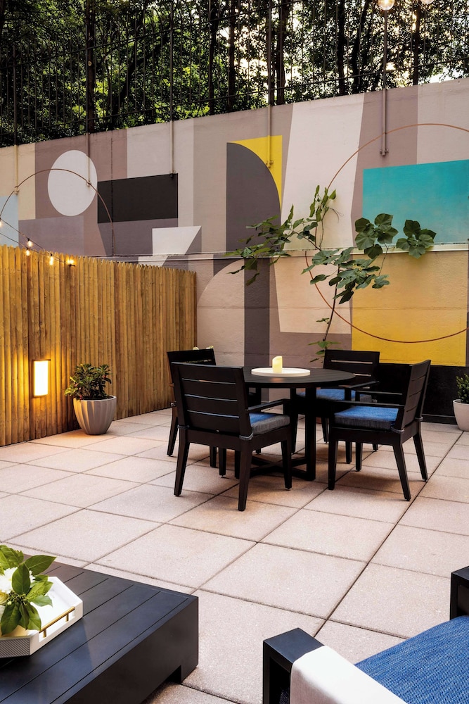 The Gardens Sonesta ES Suites New York 42/50