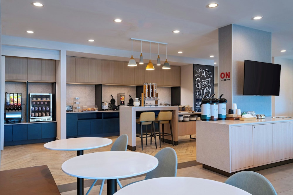 TownePlace Suites by Marriott Houston Tomball 28/34