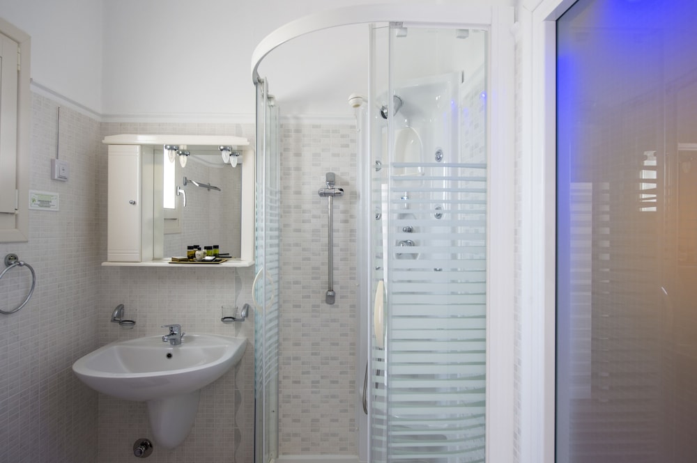 Contaratos Beach Hotel 45/50