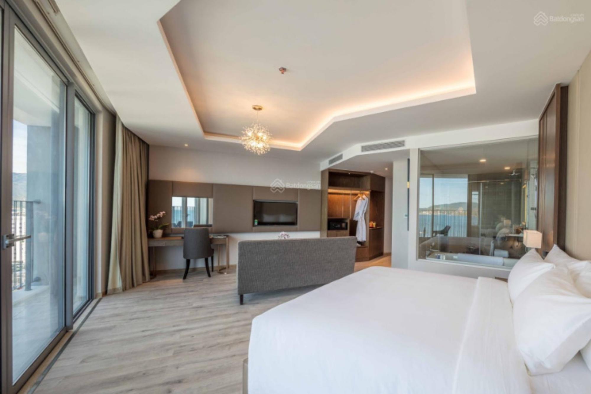 Room, Double Bed, Lateral Side Sea View