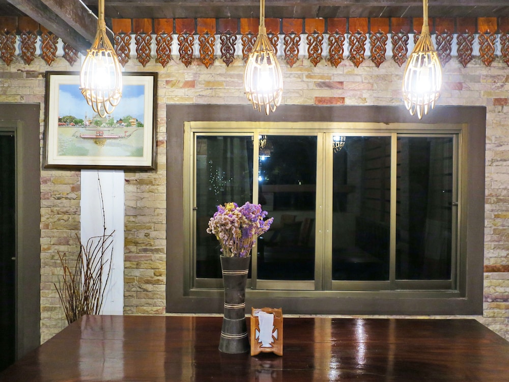 Huan Kawin Hostel Photography Gallery 7/50