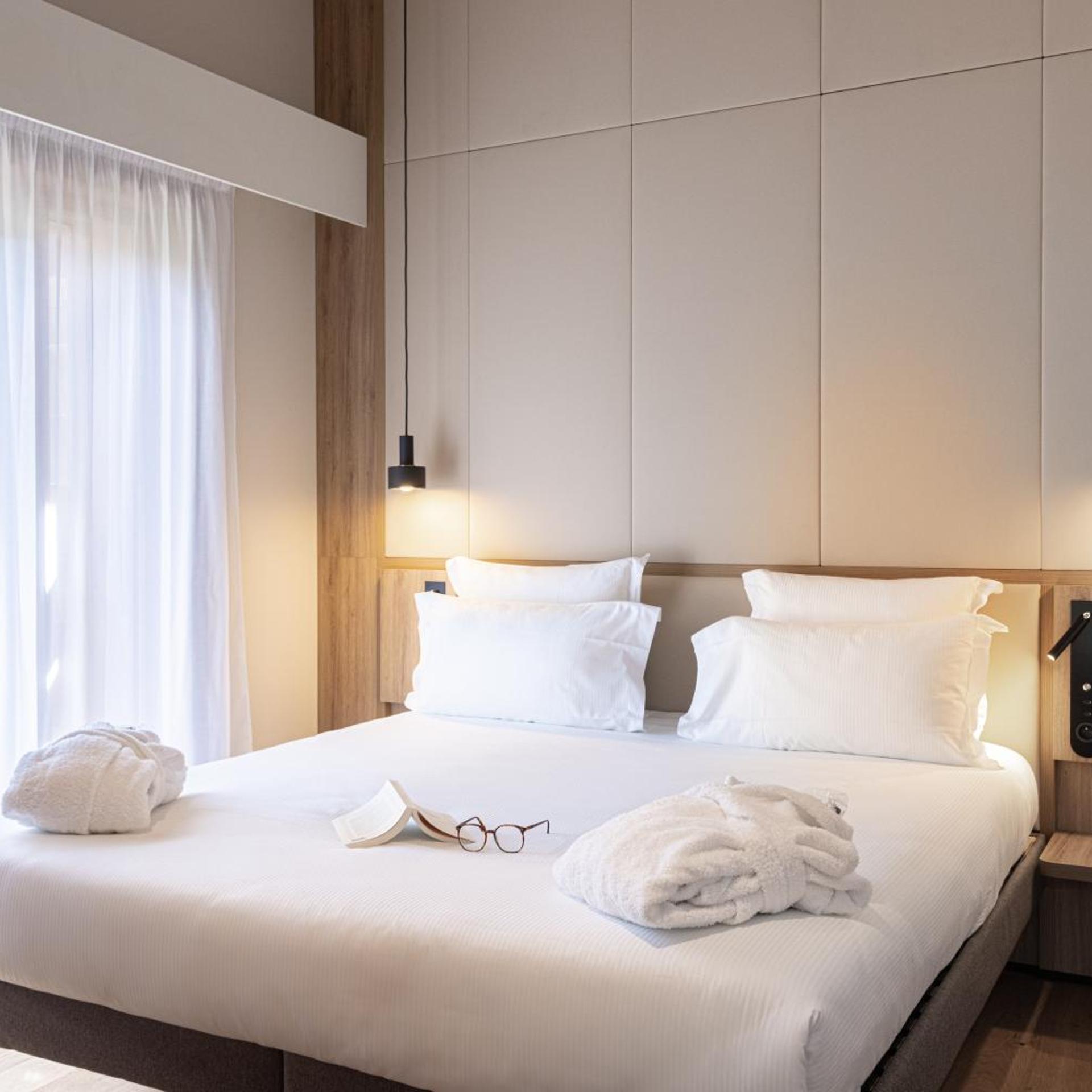 Executive, Suite, Balcony