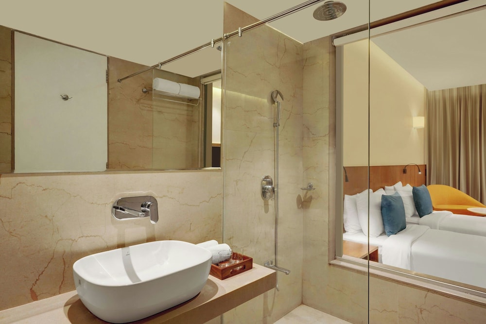 غرفة بريميوم بسرير كينج، The Fern Residency Jamnagar 4/4