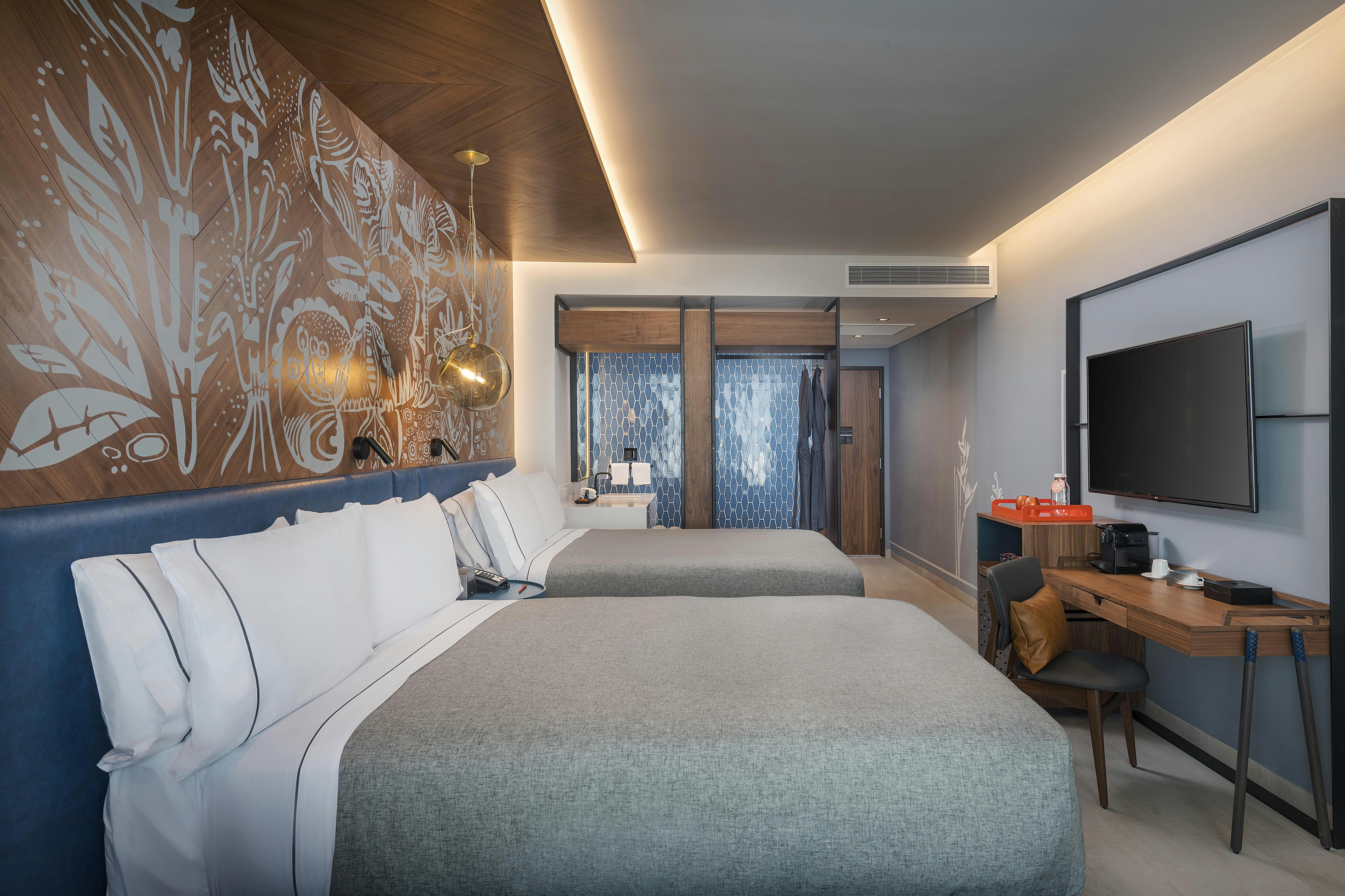 ROOM, 2 QUEEN BEDS, SUNRISE VIEW