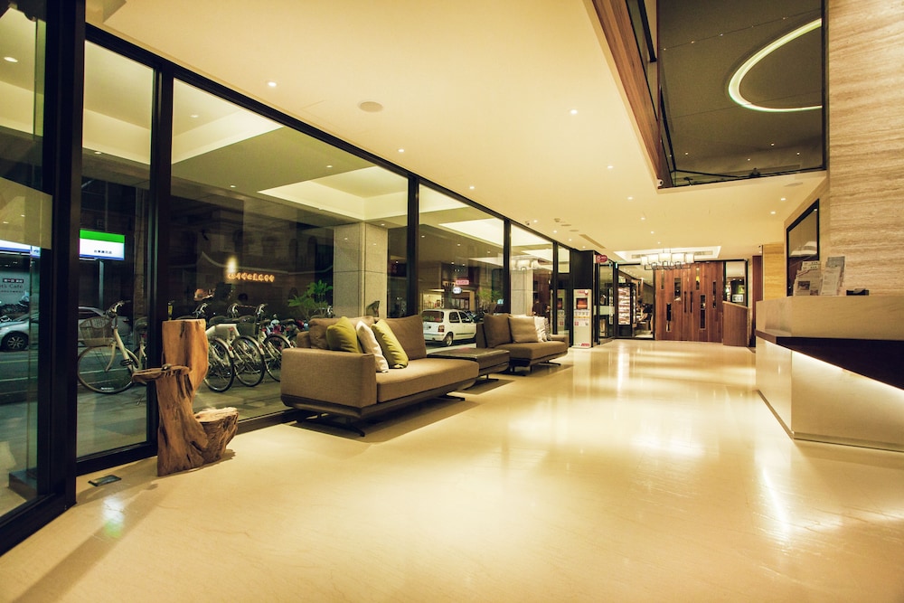 Inn By The Village 7/49