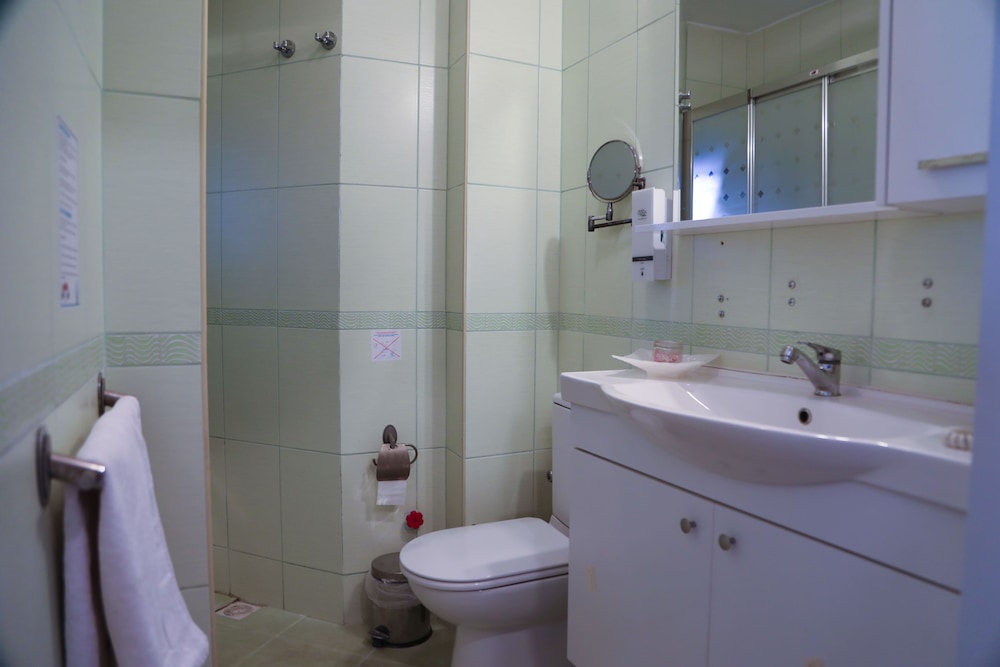 Bella Garden Boutique Hotel 78/83