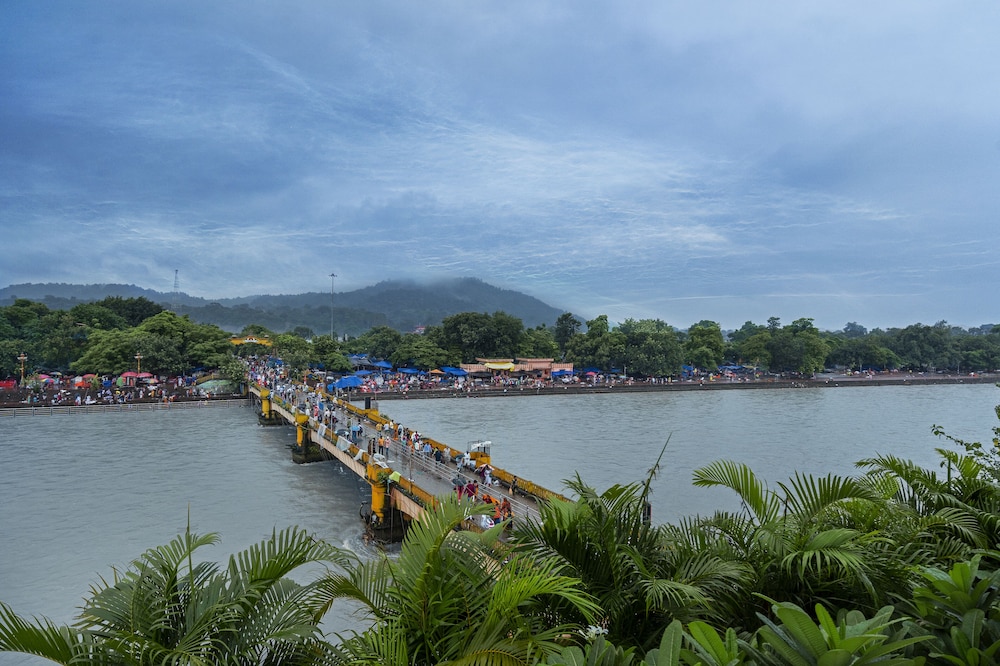 Ganga Lahari 50/55