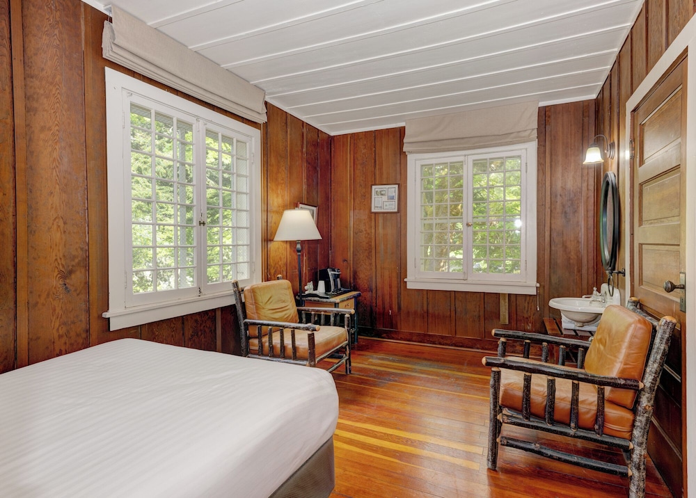 Lake Crescent Lodge 6/50