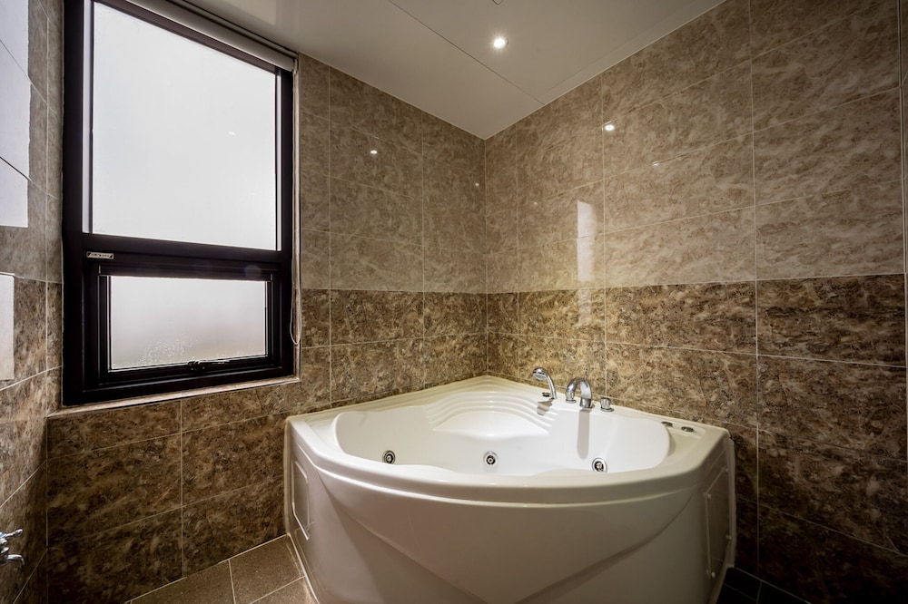 Sunrise Hotel Sungsan 54/62