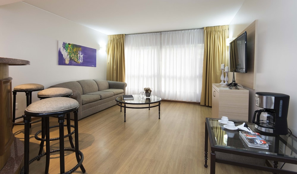 Holiday Inn Montevideo 48/81