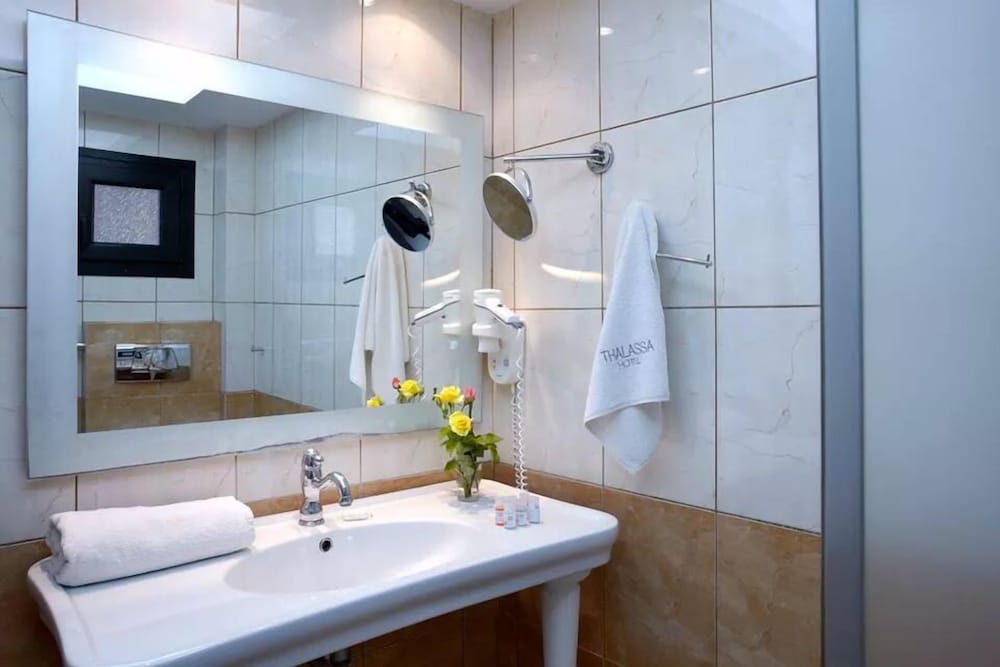 Thalassa Boutique Hotel 74/77