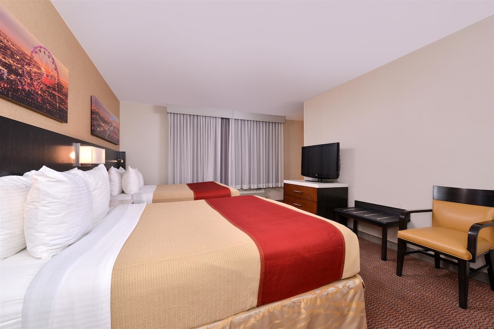 Best Western Royal Palace Inn & Suites 16/46