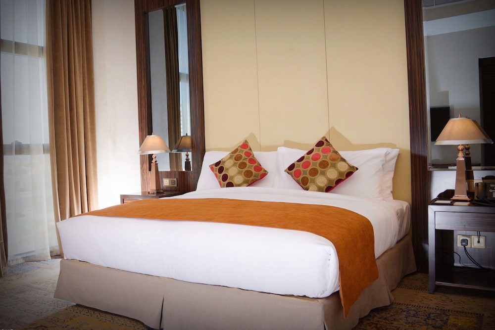 فندق ورويك الخبر(Warwick Al Khobar Hotel) 13/75