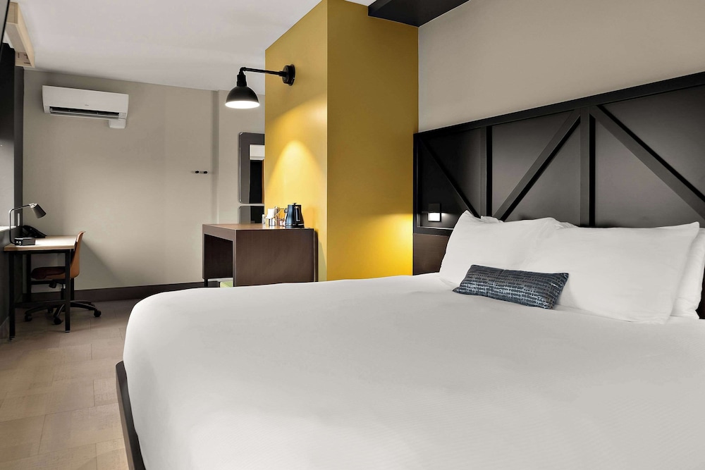 CityFlatsHotel - Port Huron, an Ascend Collection Hotel 12/40