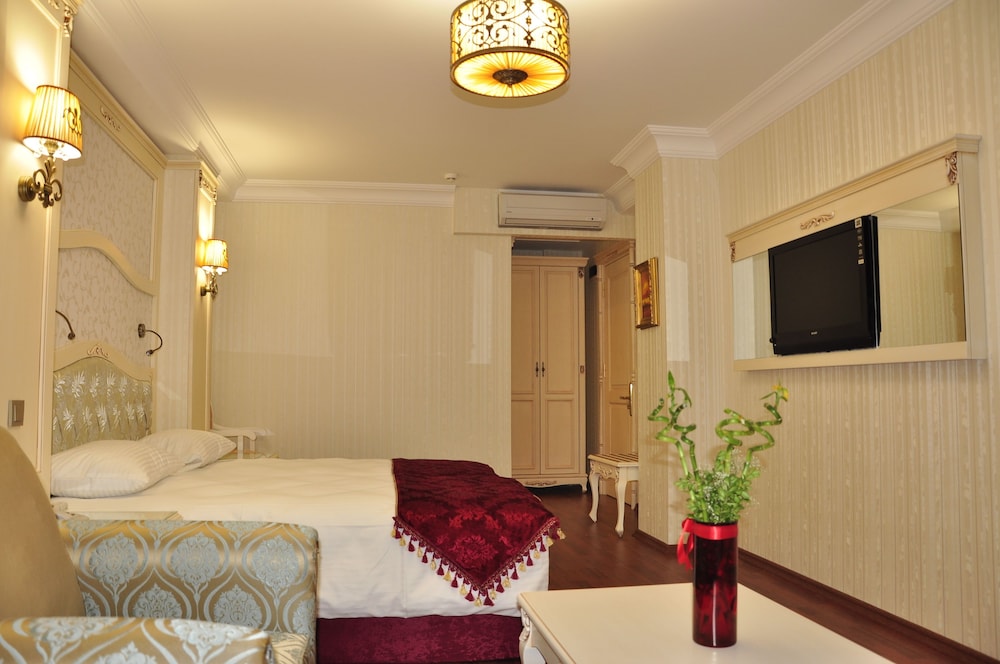 Lobby at Muyan Suites, ISTANBUL