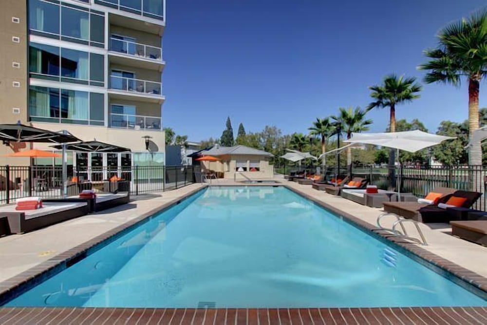 University Plaza Waterfront Hotel 9/50