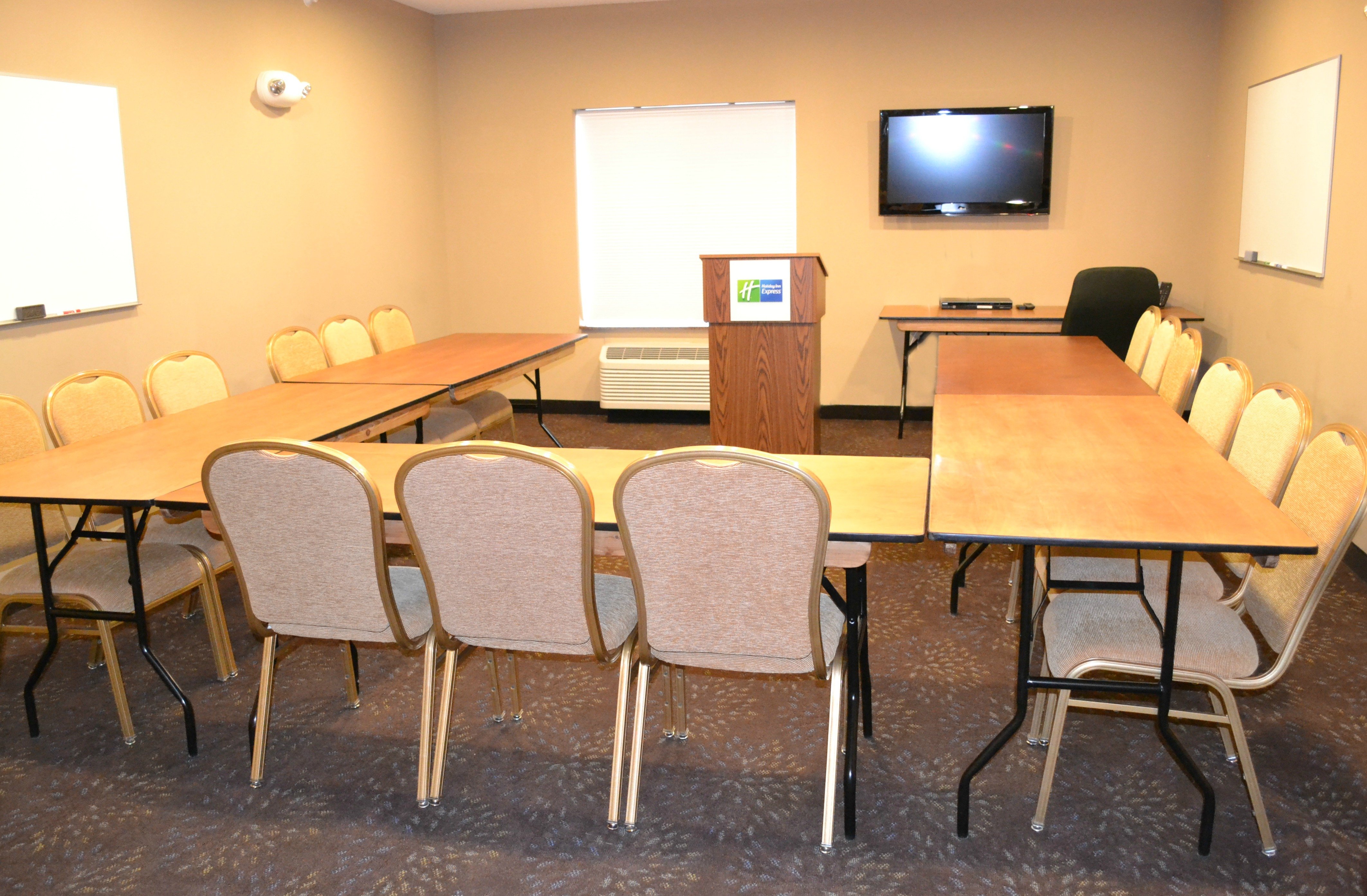 Holiday Inn Express Hotel & Suites Northwood 62/71