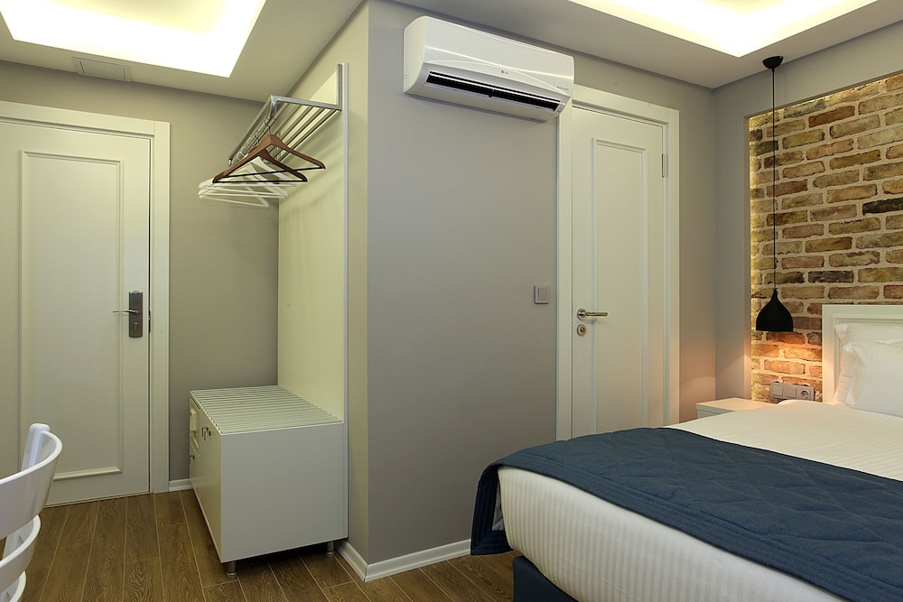 Santa Lucia Hotel 34/50
