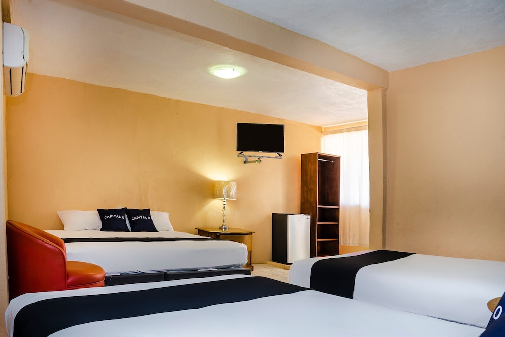 Capital O Hotel Dos Mares, Cabo San Lucas 18/50