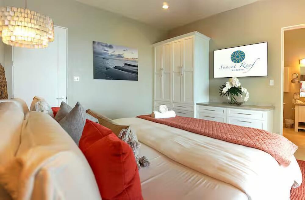 4 Bedrooms, Caribbean, Villa, 2 King Beds, 2 Queen Beds, Sea View, Sofa