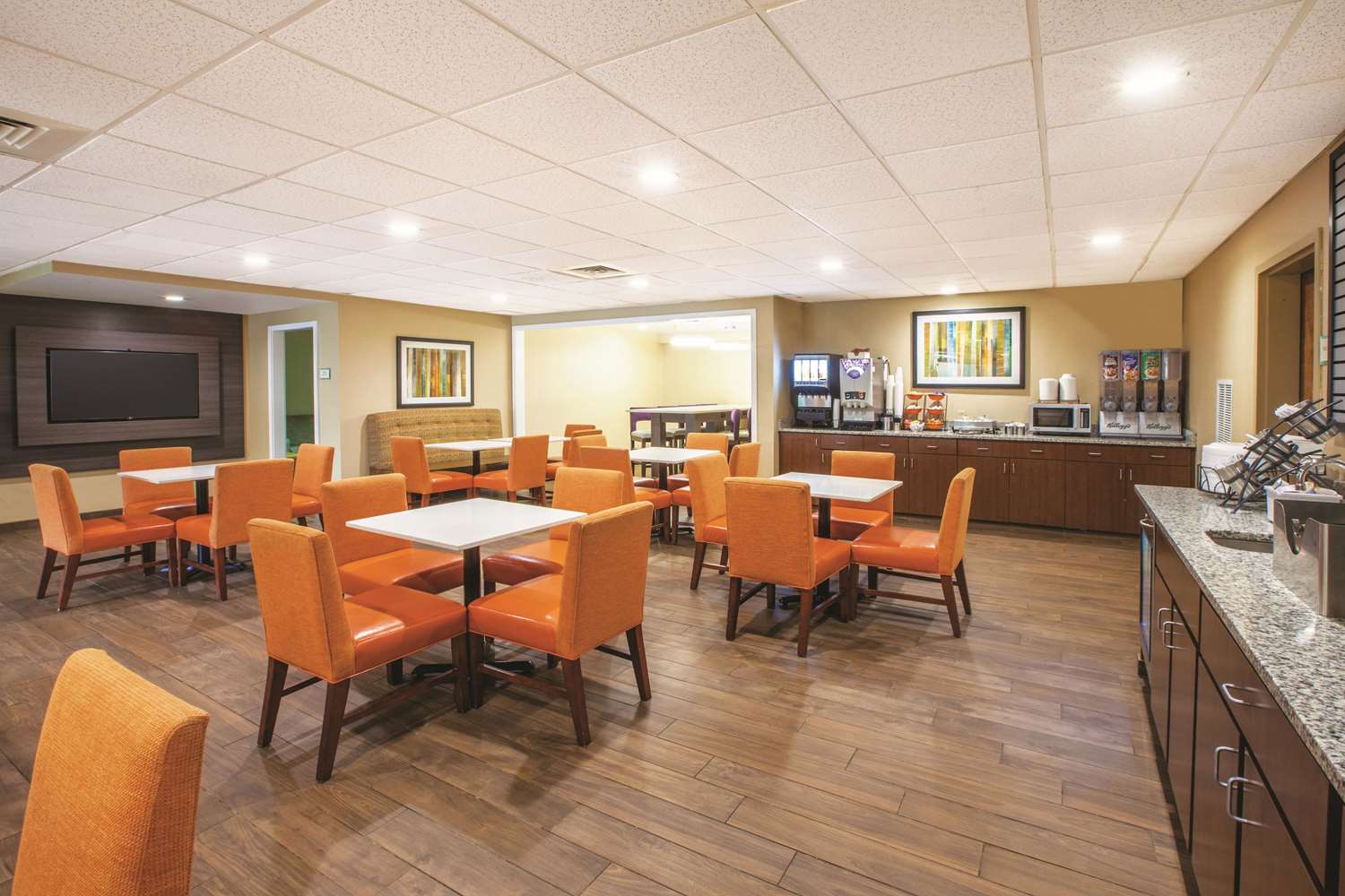 La Quinta Inn & Suites by Wyndham Mechanicsburg - Harrisburg 40/46