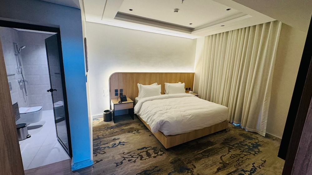 AYAS Hotel 18/36