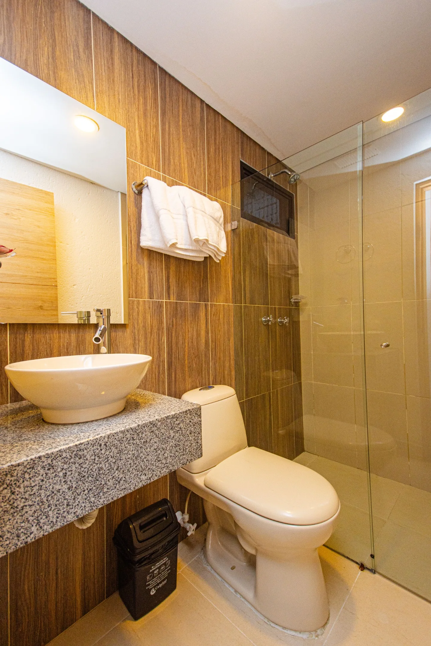 Novus Laureles 33/33