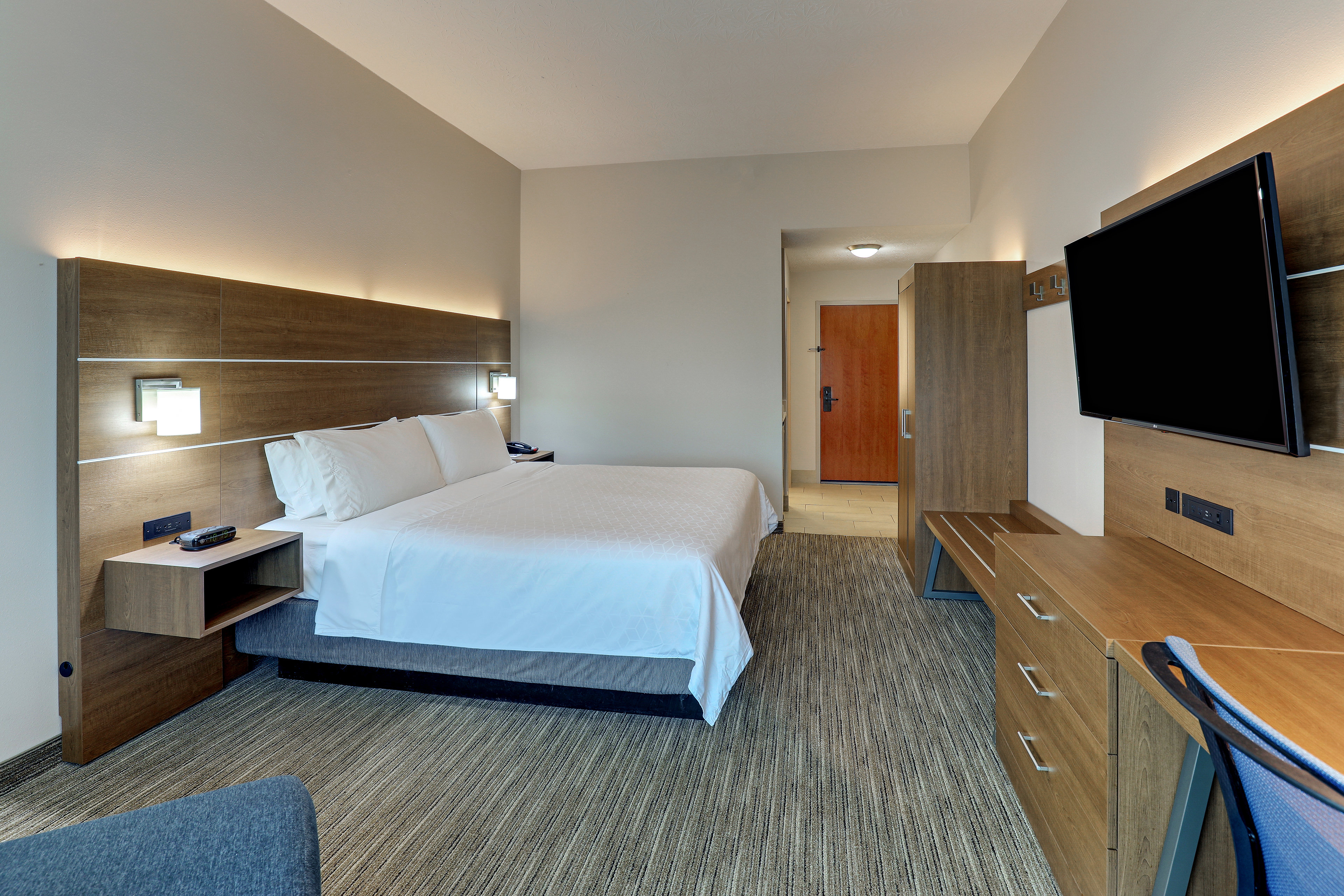 غرفة بسرير كينج لذوي الإعاقة، Holiday Inn Express Campbellsville 2/4