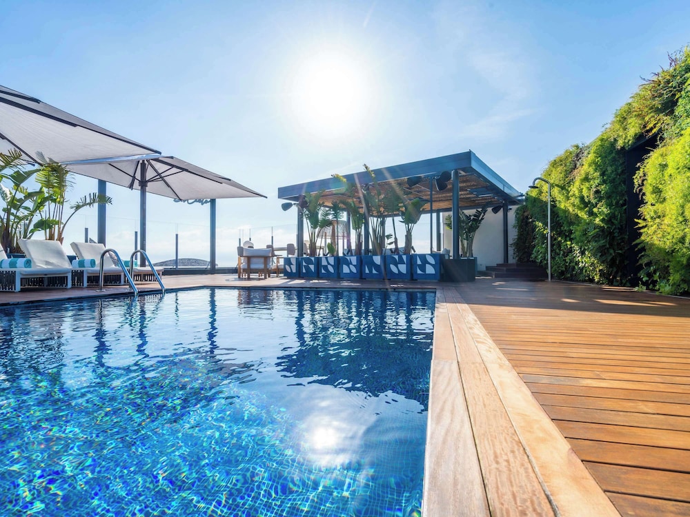 swimming pool spa