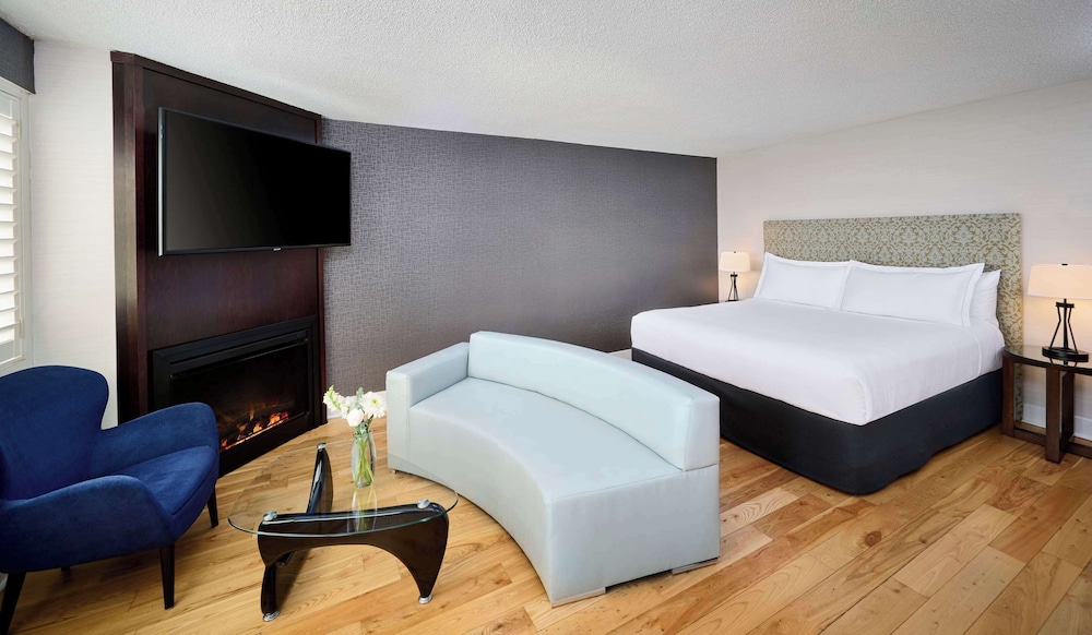 SUITE, KING BED, HARBOUR VIEW