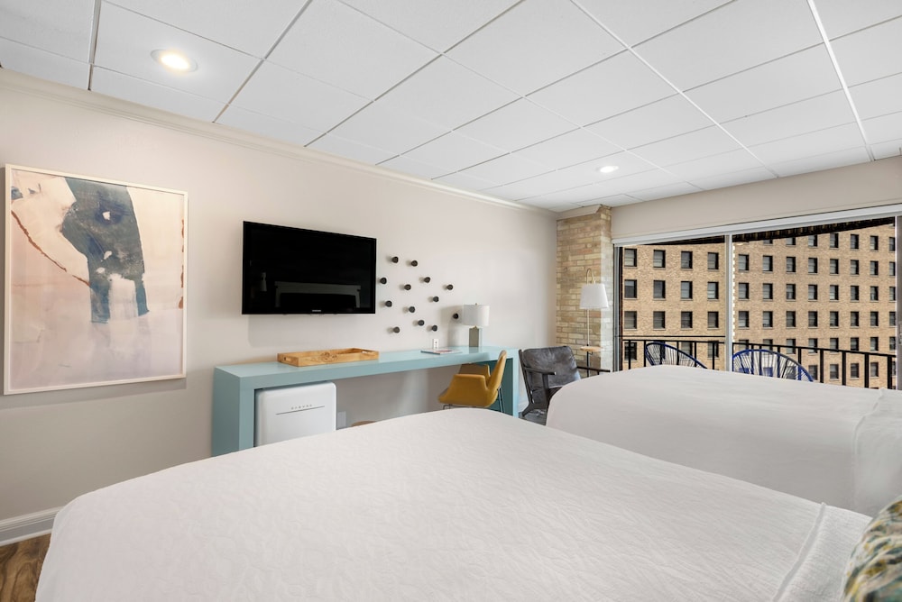 ROOM, 2 QUEEN BEDS, BALCONY