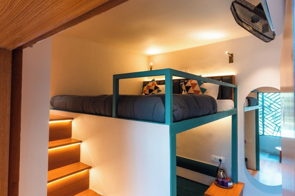Joey's Hostel 3/47
