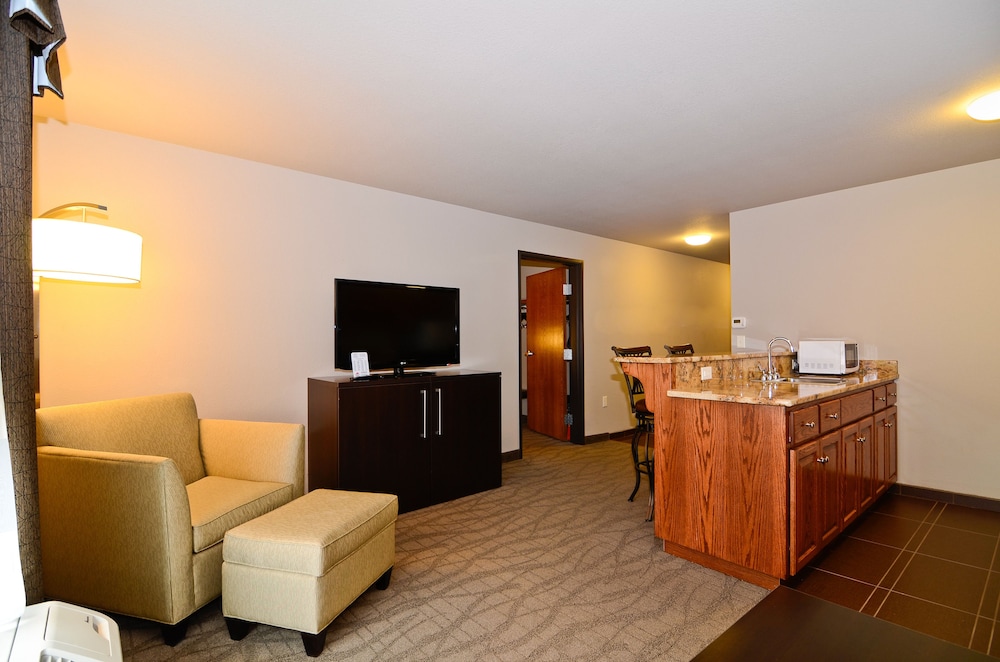Astoria Hotel and Event Center 43/61