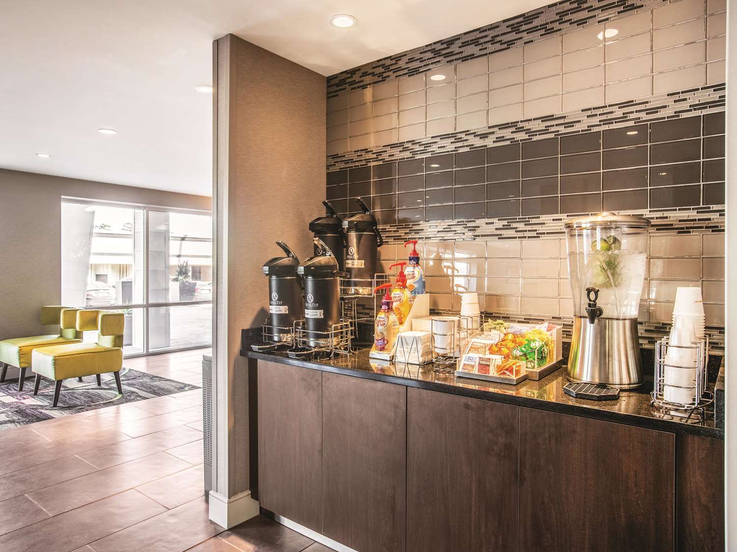La Quinta Inn & Suites by Wyndham Atlanta Midtown - Buckhead 4/17