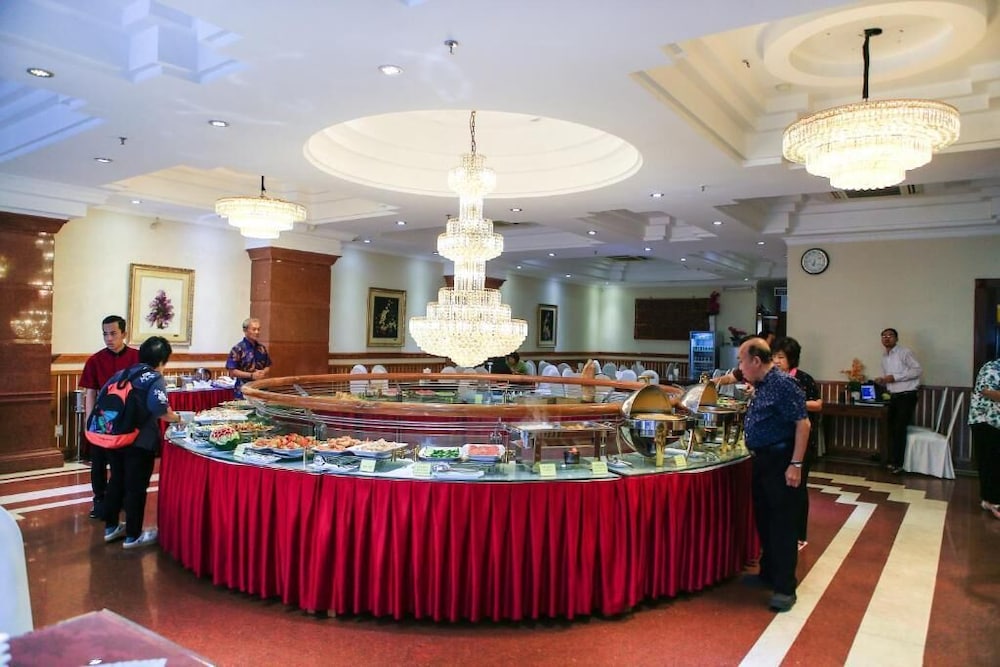 Adina Hotel 6/50