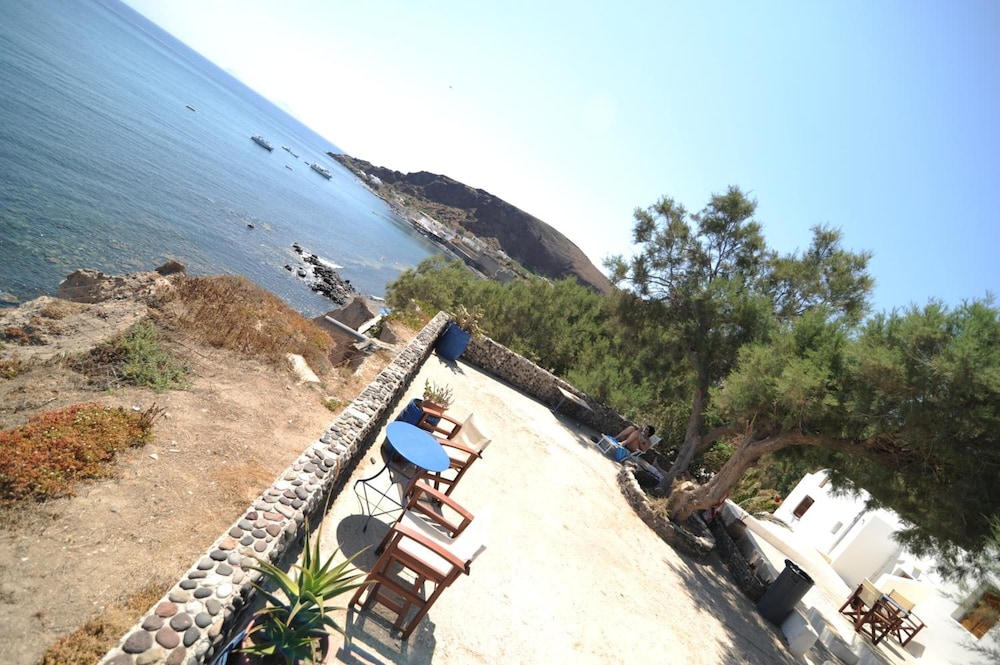 Akrotiri Hotel 39/50