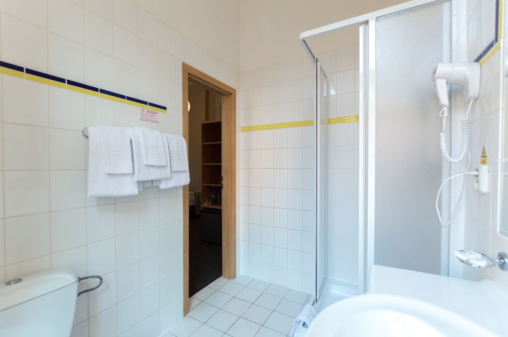 Hotel Adler 48/50