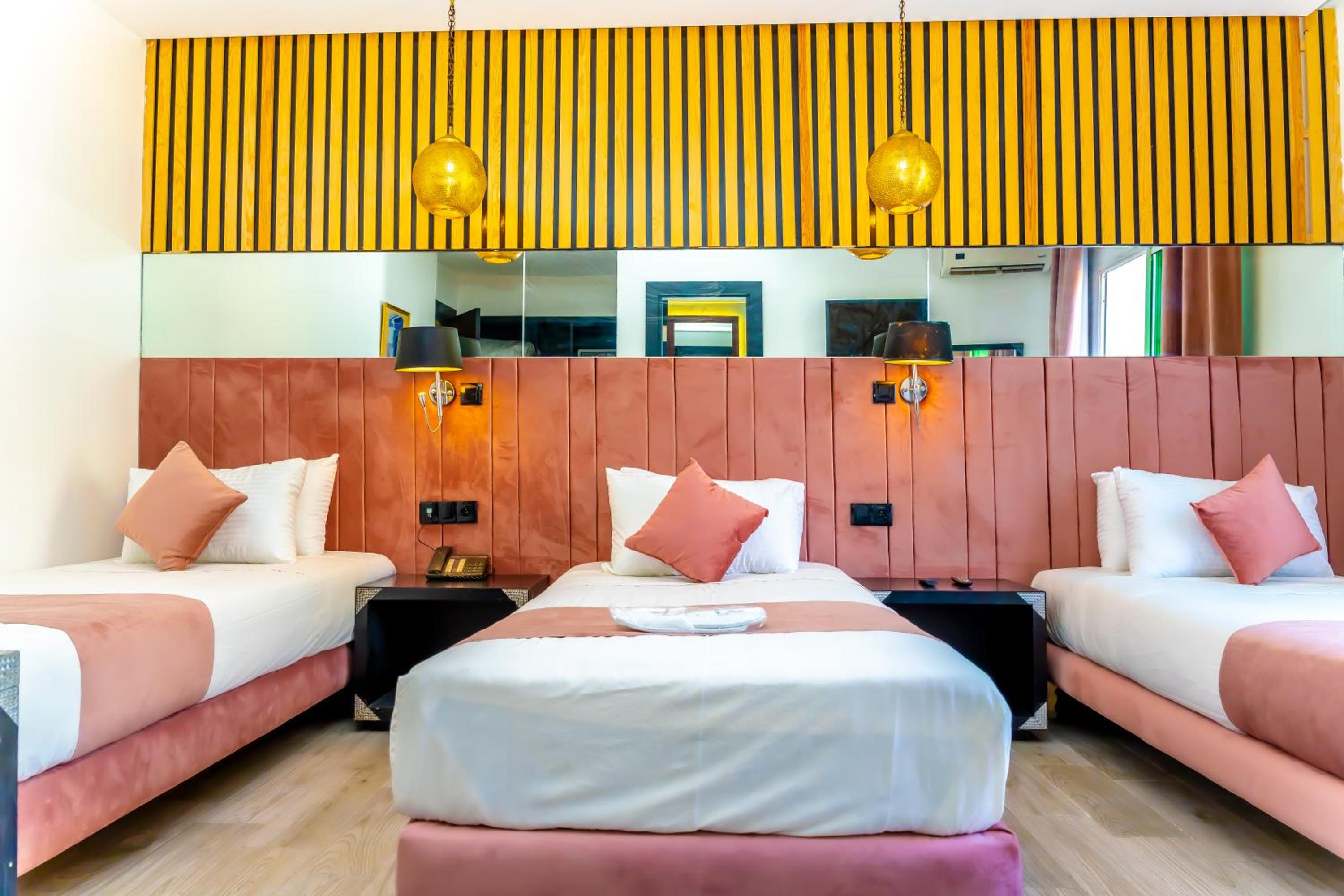 Room at HOTEL LES AMBASSADEURS, CASABLANCA