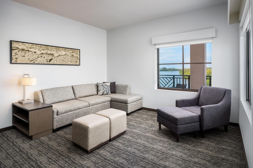 HYATT HOUSE NAPLES/5TH AVENUE 45/75