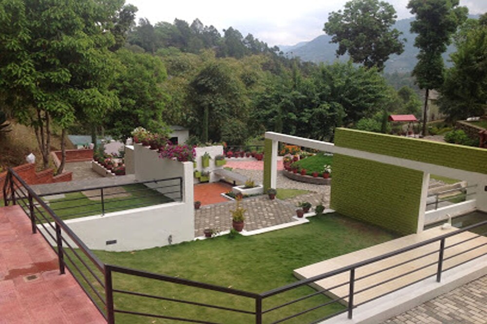 Chhaimale Resort 25/29