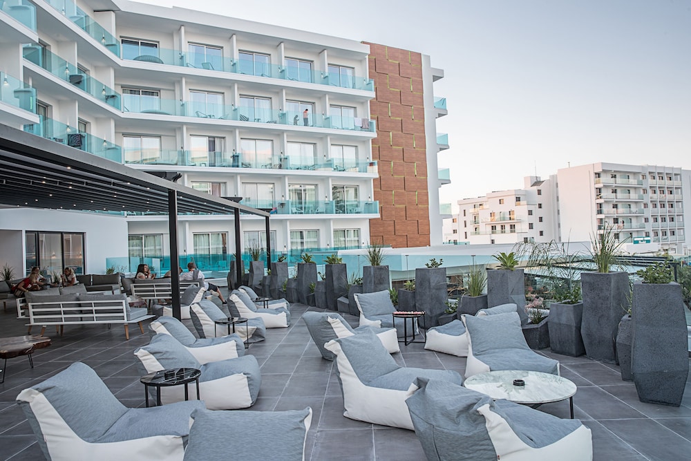 Blue Ivy Hotel And Suites 39/46