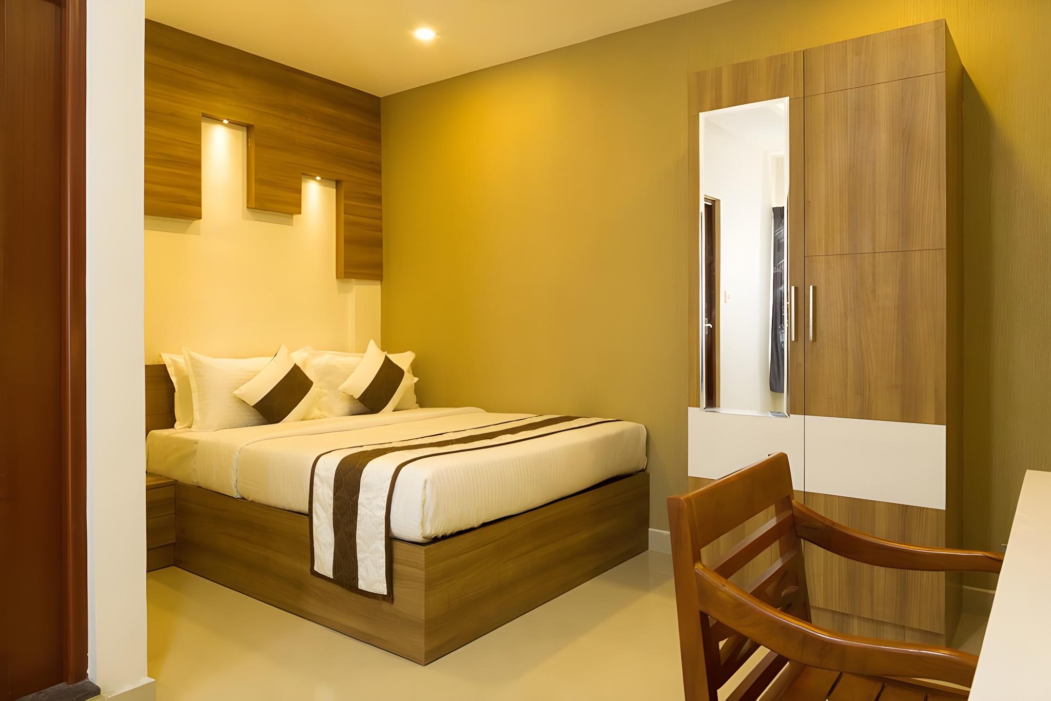 Hostess Thekkady 9/24