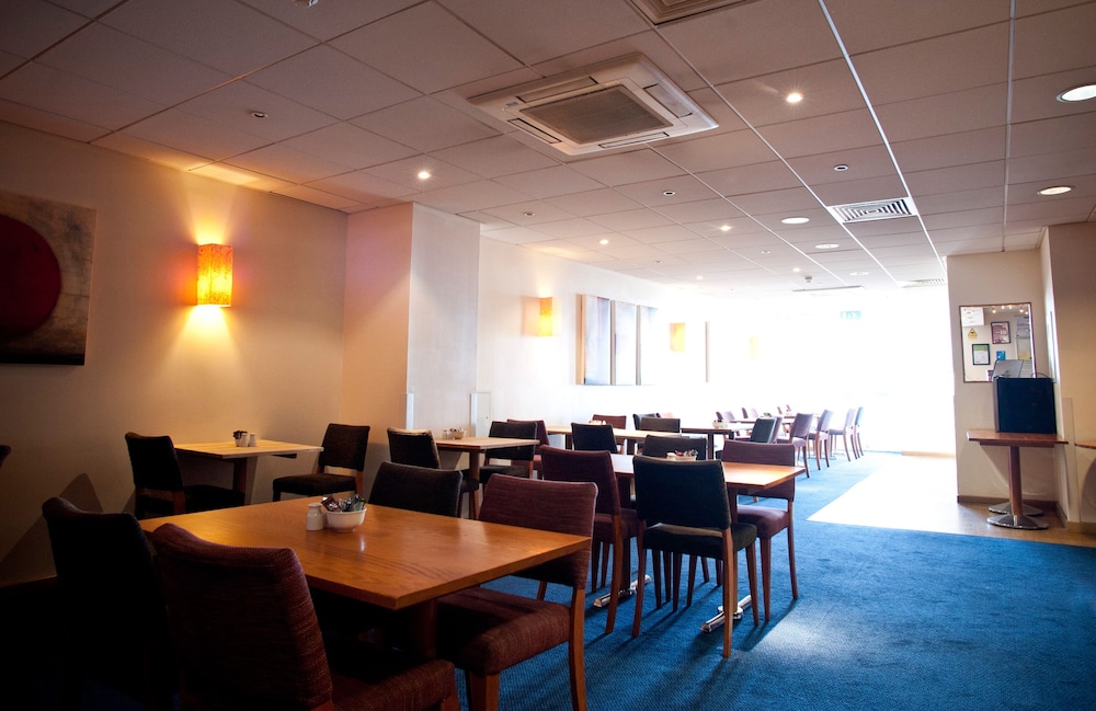Shore View Hotel 43/49