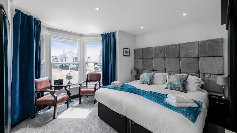 Peaky Blinders Accommodation & Bar 29/50