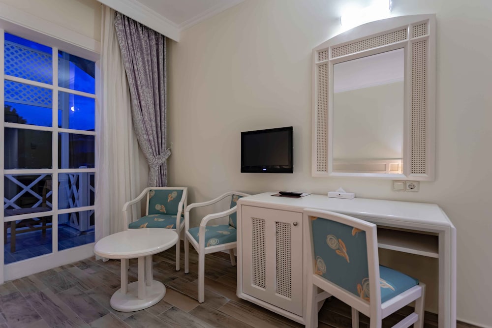 Asteria Family Resort Side 76/86