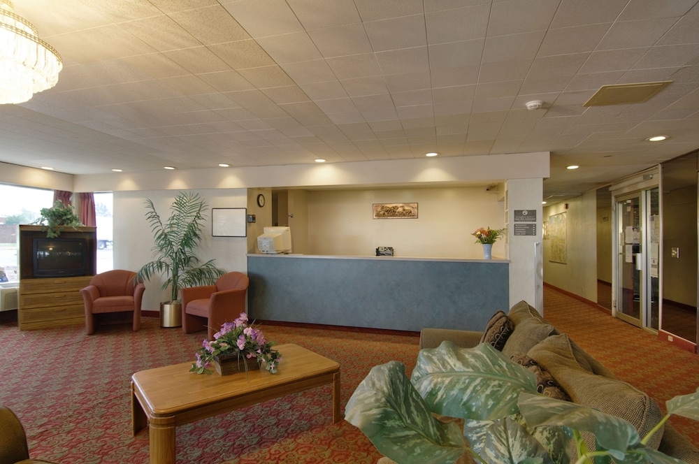 Travelodge by Wyndham Cleveland Airport 9/36